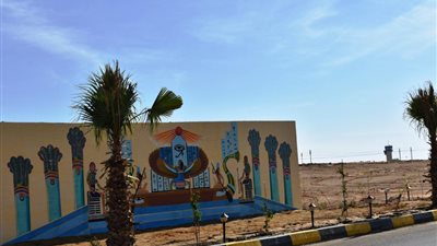 أعمال رصف ونظافة وتجميل بأسوان استعدادا لمنتدى السلام (صور)