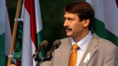 رئيس المجر: لا نجاح في مكافحة الإرهاب والهجرة غير الشرعية بدون مصر