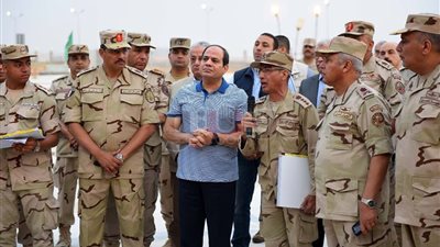10 صور ترصد تفقد السيسي سير العمل بالعاصمة الإدارية الجديدة