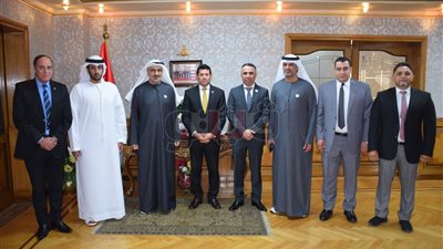 وزير الرياضة يلتقي أمين عام مجلس أبوظبي الرياضي