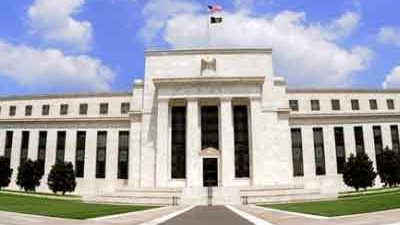 مسئول بارز بمجلس الاحتياطي يحث على عدم الإسراع في رفع أسعار الفائدة