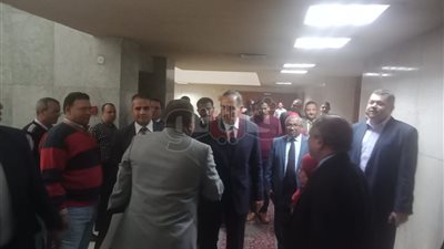 حركة المحافظين 2019 | محافظ أسيوط السابق يودع الديوان بصور تذكارية مع العاملين (صور)