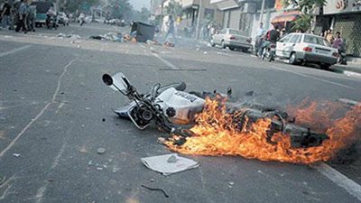 مصدر أمني: ضابط مرور الجيزة لم يتهم أحدا بإحراق دراجته