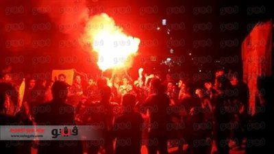 بالصور.. مسيرة ليلية لعناصر «الإرهابية» بميدان الشهداء