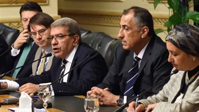 الإصلاح الاقتصادي..الاحتياطي النقدى الأجنبي يتخطى 44 مليار دولار.. التدفقات النقدية وتحويلات المصريين بالخارج أبرز الأسباب.. والاستثمار الأجنبي أبرز الآثار الإيجابية