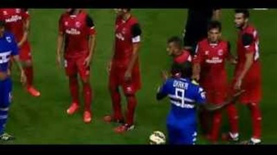 بالفيديو.. شجار بين لاعبي إشبيلية وسامبدوريا في لقاء ودي