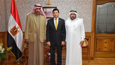وزير الرياضة يلتقي رئيس اتحاد الهجن لزيادة انتشار اللعبة
