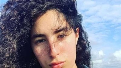 بعد إلغاء قرار منعها من السفر.. لينا الفيشاوي تبكي وتعد بالعودة إلى مصر