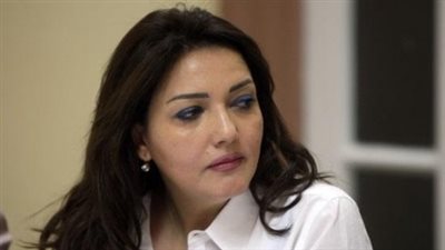 جميلة إسماعيل تطلق حملة لمساواة «الأطباء» بـ«وكلاء النيابة»