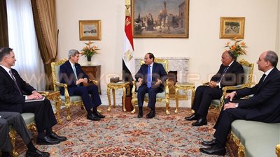 «السيسي» يؤكد لـ«كيري» أهمية قضية فلسطين والحل السياسي لأزمة سوريا
