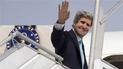 جون كيري يغادر مطار القاهرة بعد لقاء السيسي