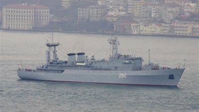 التحالف يشتبه بسفينة بضائع تركية متجهة إلى الحديدة وقع داخلها انفجار