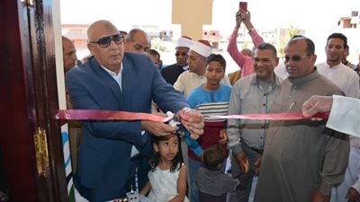 محافظ الوادي الجديد يفتتح مسجد تقسيم المعلمين بـ٤.١ مليون جنيه