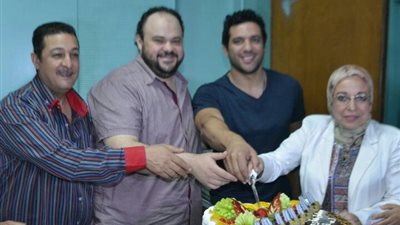 حسن الرداد يبدأ تسجيل «عش الزوجية» بصوت العرب