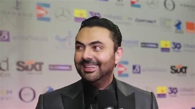 محمد كريم يتعرض لموقف محرج من بطلة 