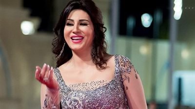 بسبب تأخرها.. وفاء عامر تبحث عن مقعد في حفل ختام مهرجان القاهرة السينمائي