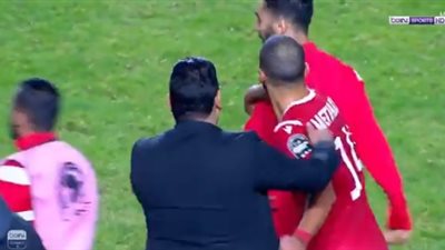 حسين الشحات ولاعب النجم يتشاجران عقب انتهاء المباراة (فيديو)