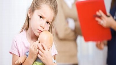 سلوكيات تعكس احتياج طفلك للطبيب النفسي