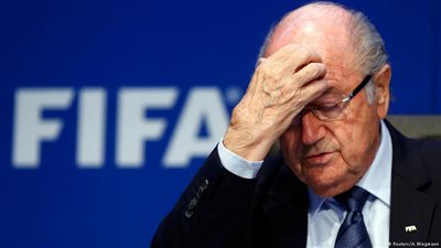 «بلاتر» يتخلى عن مقعده في اللجنة الأوليمبية الدولية