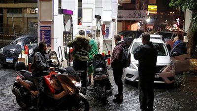بعد توجيهات عون.. تعليق إضراب محطات الوقود في لبنان
