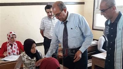 وكيل «تعليم بورسعيد» يتفقد سير امتحانات الإعدادية (صور)