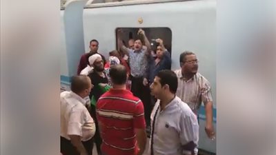 التحفظ على 15 شخصا تجمهروا بالمترو اعتراضا على زيادة أسعار التذاكر