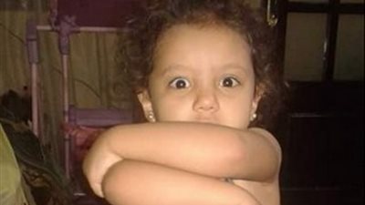 بالصور.. اغتيال الطفلة «جاسى» يدمى قلوب النشطاء.. هبة: «قتلوها عشان بنت ضابط».. منى: «الإخوان يعشقون الدم».. ميرو: «أصغر شهيدة».. يحيى: «قضوا على البراءة ب