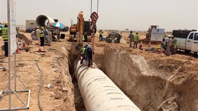 «القابضة للمياه»: جار إصلاح كسر خط القاهرة الجديدة