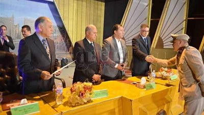 محافظ الأقصر يشهد احتفالية تكريم المتميزين من العاملين بوزارة الداخلية