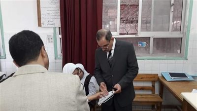 تهالك المقاعد والنظافة.. ملاحظات محافظ كفرالشيخ على مدارس هدى شعراوي