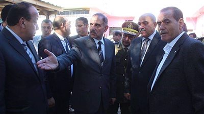 محافظ كفرالشيخ يقود حملة لإزالة الإشغالات بمجمع المواقف (صور)