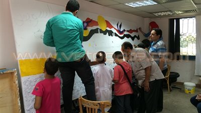 بالصور.. «ثقافة المنصورة» يقدم جدارية بالليزر احتفالا بقناة السويس