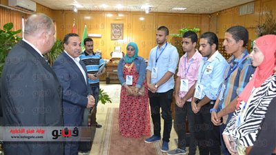 بالصور.. محافظ الإسماعيلية يكرم أعضاء المكتب التنفيذي لـ«ارسم حلمك»