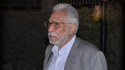 عبد الرحمن أبو زهرة يتلقى عزاء زوجته بمسجد الرحمن الرحيم.. الثلاثاء