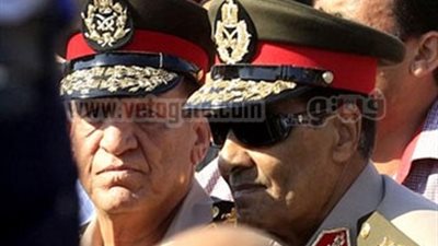 إحالة المشير وعنان وبدين للتحقيق بتهمة قتل المتظاهرين