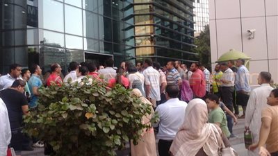 بالصور.. إقبال كثيف على «التعمير والإسكان» لحجز الأراضي