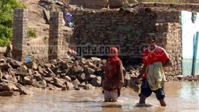 عدم الشفط يغرق شوارع أسوان في بركة مياه