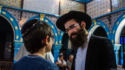 جدل حول حق الإسرائيليين من أصول تونسية في جوازات سفر تونسية