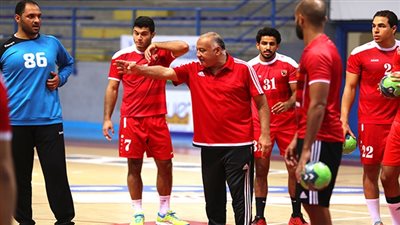 الأهلي يلتقي غدا طلائع الجيش في نصف نهائي كأس اليد