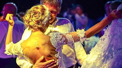 بالفيديو والصور.. ساعة المتحدث باسم «بوتين» تُثير غضب المعارضة