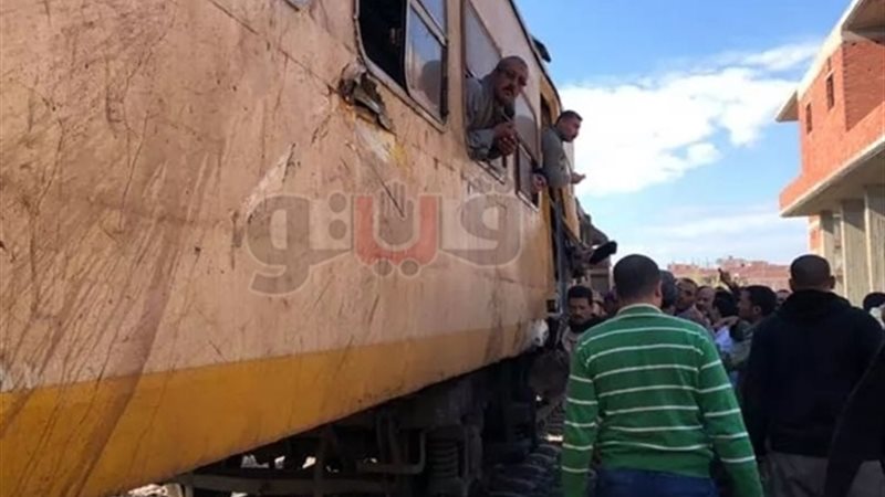 تصادم قطار بجرار