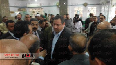 بالفيديو والصور.. رئيس هيئة البريد فى زيارة تفقدية للوادى الجديد