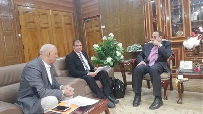 عبد الفضيل شوشة يلتقي رئيس مياه الشرب بشمال وجنوب سيناء (صور)