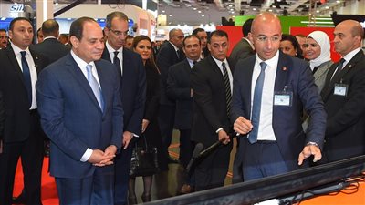 السيسي يفتتح معرض القاهرة الدولي للاتصالات وتكنولوجيا المعلومات.. يتفقد أجنحة الحكومة.. الرئيس يؤكد: الرقمنة يمثل فرصة عظيمة في مصر.. ونتحرك بقوة للحاضر والمستقبل الذي نريد أن نمضي فيه