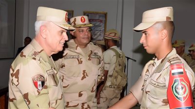 رئيس الأركان يتفقد مشروع مراكز القيادة 
