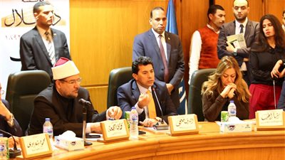 أشرف صبحي: تراجع اهتمام الشباب بالوظيفة الحكومية أمام تنمية مهاراته