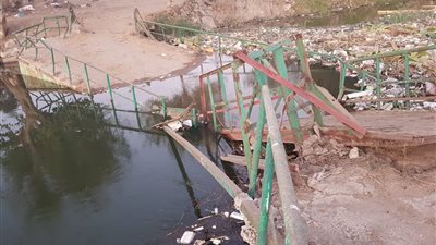 انهيار «كوبري الصندل» بترعة الملاحة بطنطا (صور)