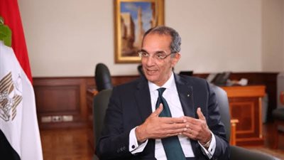 وزير الاتصالات يكشف أسباب انقطاع الإنترنت