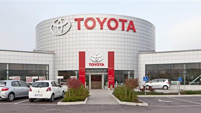 تويوتا تطرح فئات سيارتها يارس في الإمارات