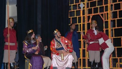 اليوم.. «هاملت» على «المسرح العائم»